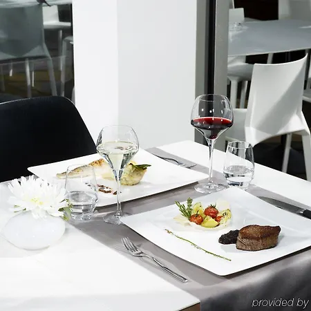 Lavaux Hotel 4*